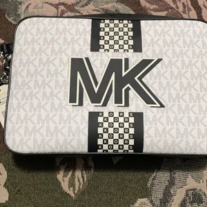 Brand new Michael Kors bag nyc jet